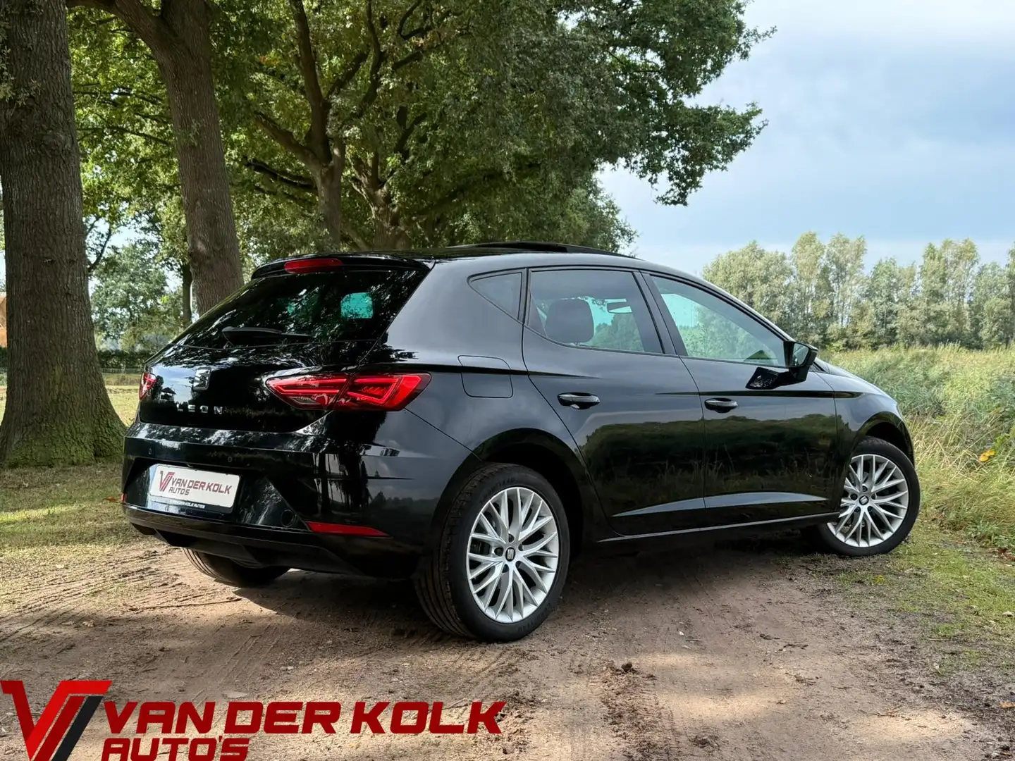 SEAT Leon 1.2 TSI Style Panorama Camera CarPlay LED Navi Cru - 2