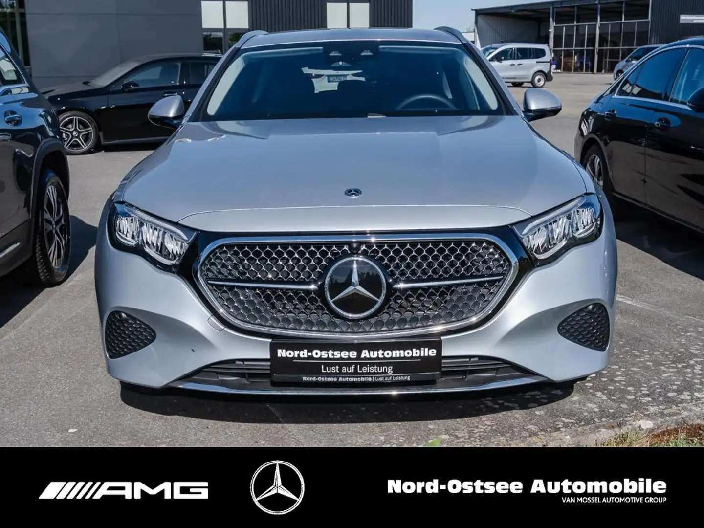 Mercedes-Benz E 220 d T AVANTGARDE KAMERA LED DISTR. KEYLESS Zilver - 2