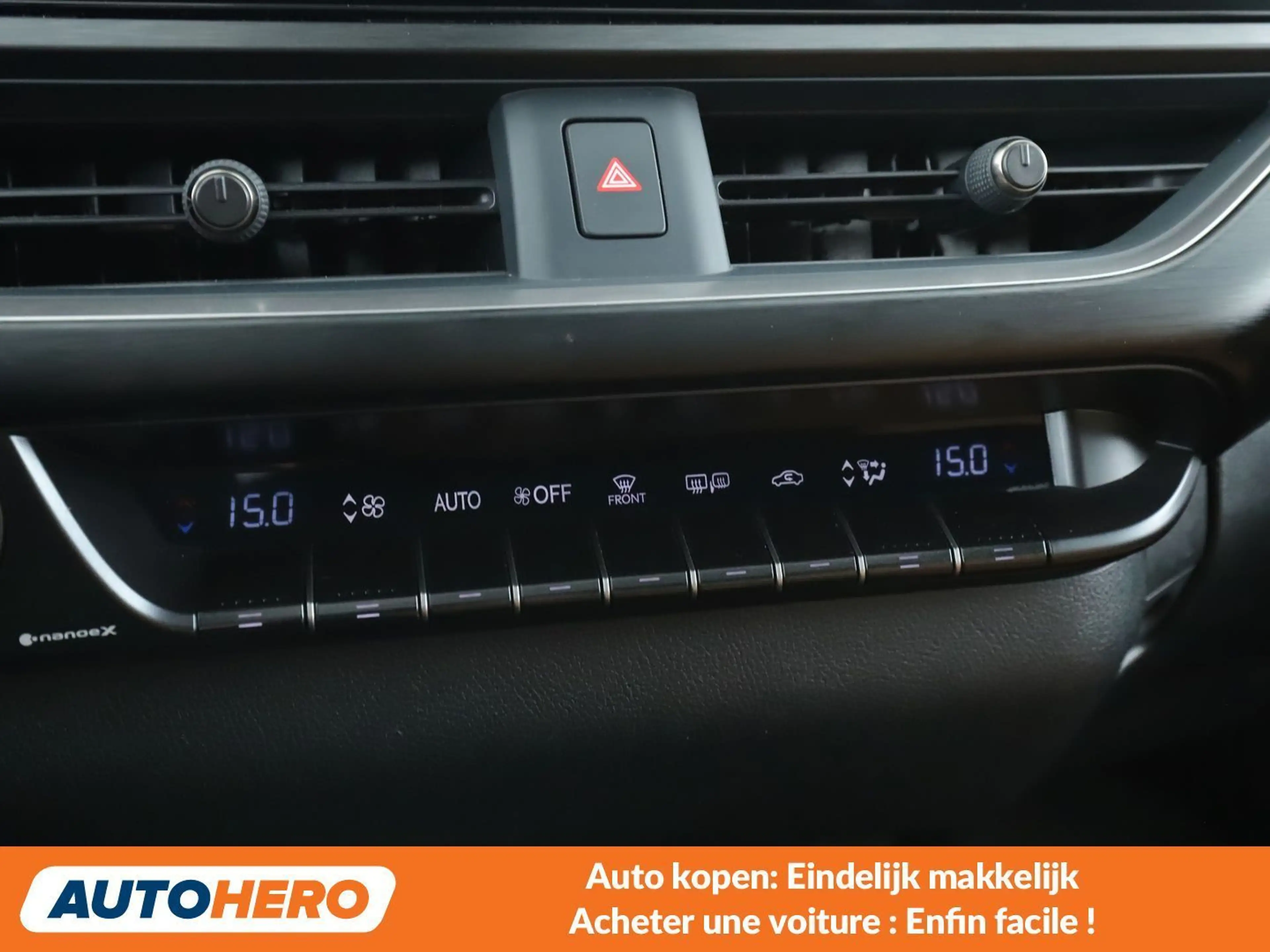 Lexus UX 250h UX 250h E-Four Executive — photo 14