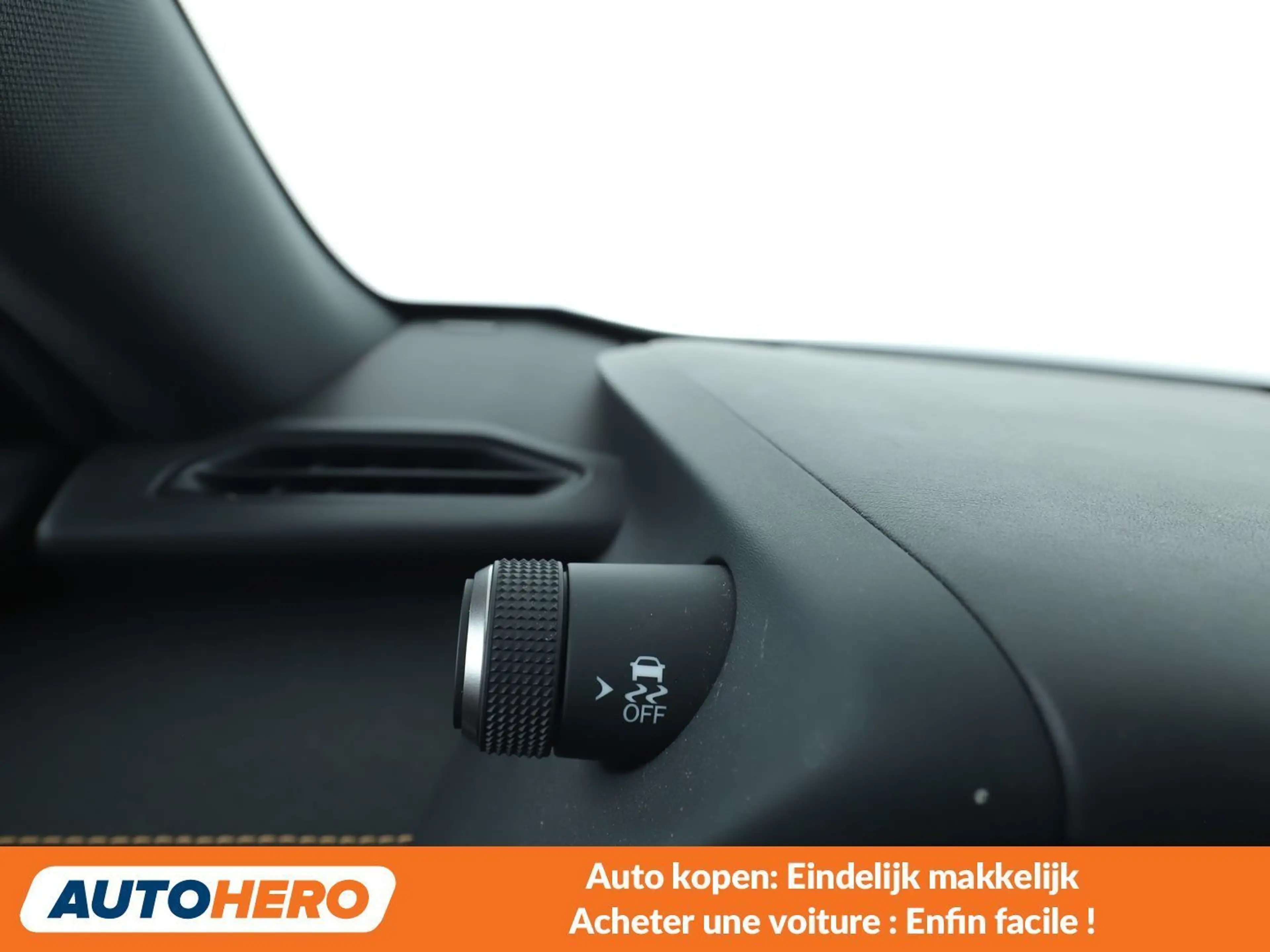 Lexus UX 250h UX 250h E-Four Executive — photo 8