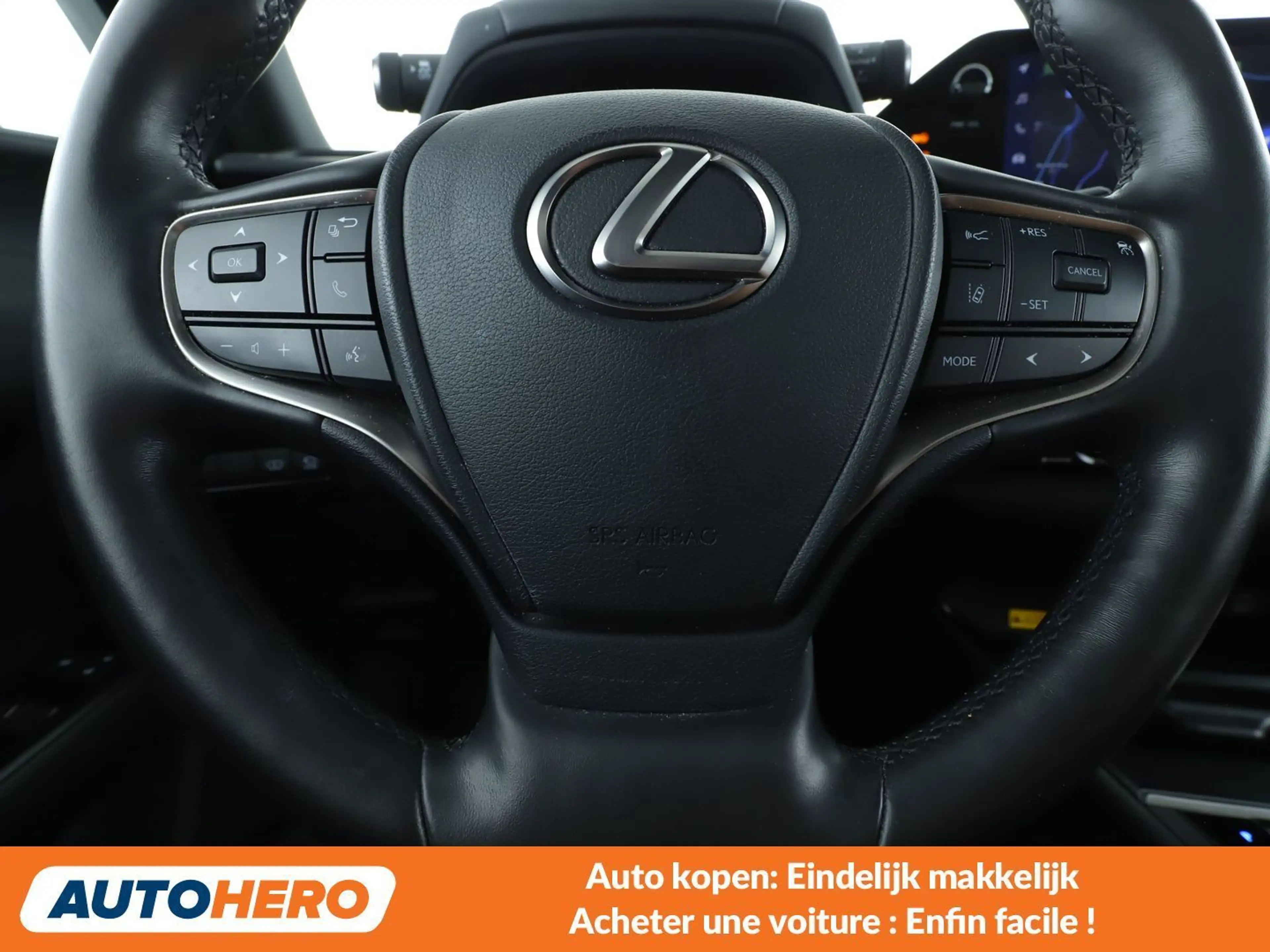 Lexus UX 250h UX 250h E-Four Executive — photo 5
