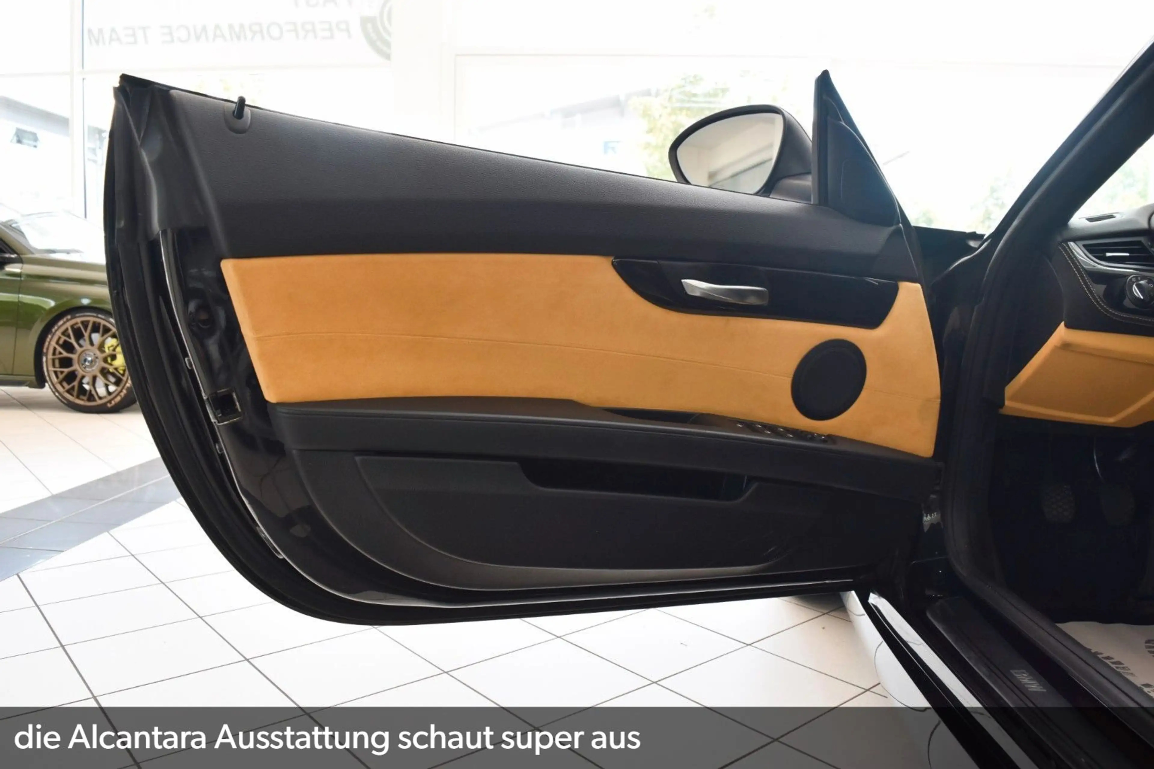 BMW Z4 Roadster sDrive 28i LCI~Design Pure Impulse — photo 13