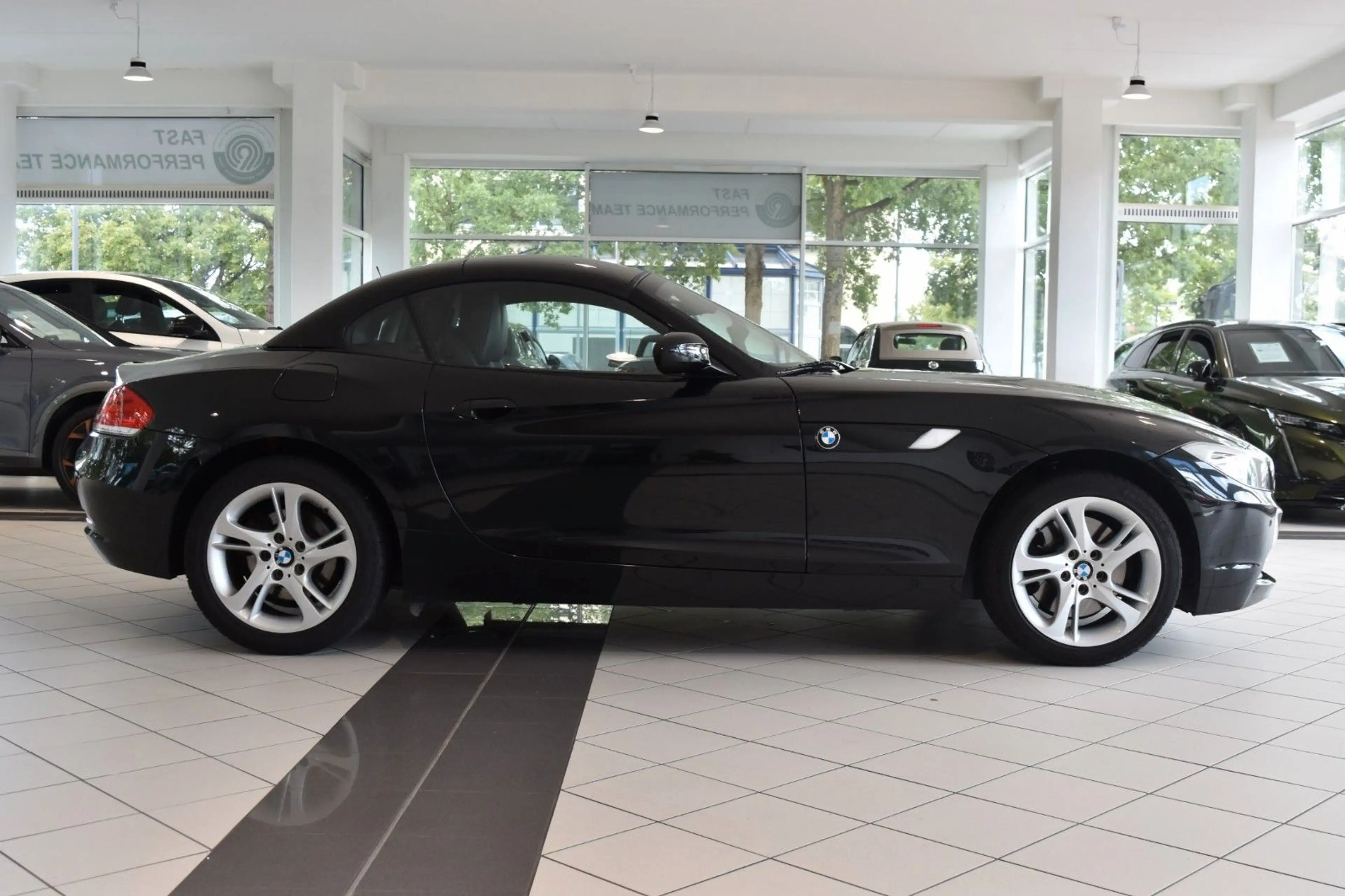 BMW Z4 Roadster sDrive 28i LCI~Design Pure Impulse — photo 8