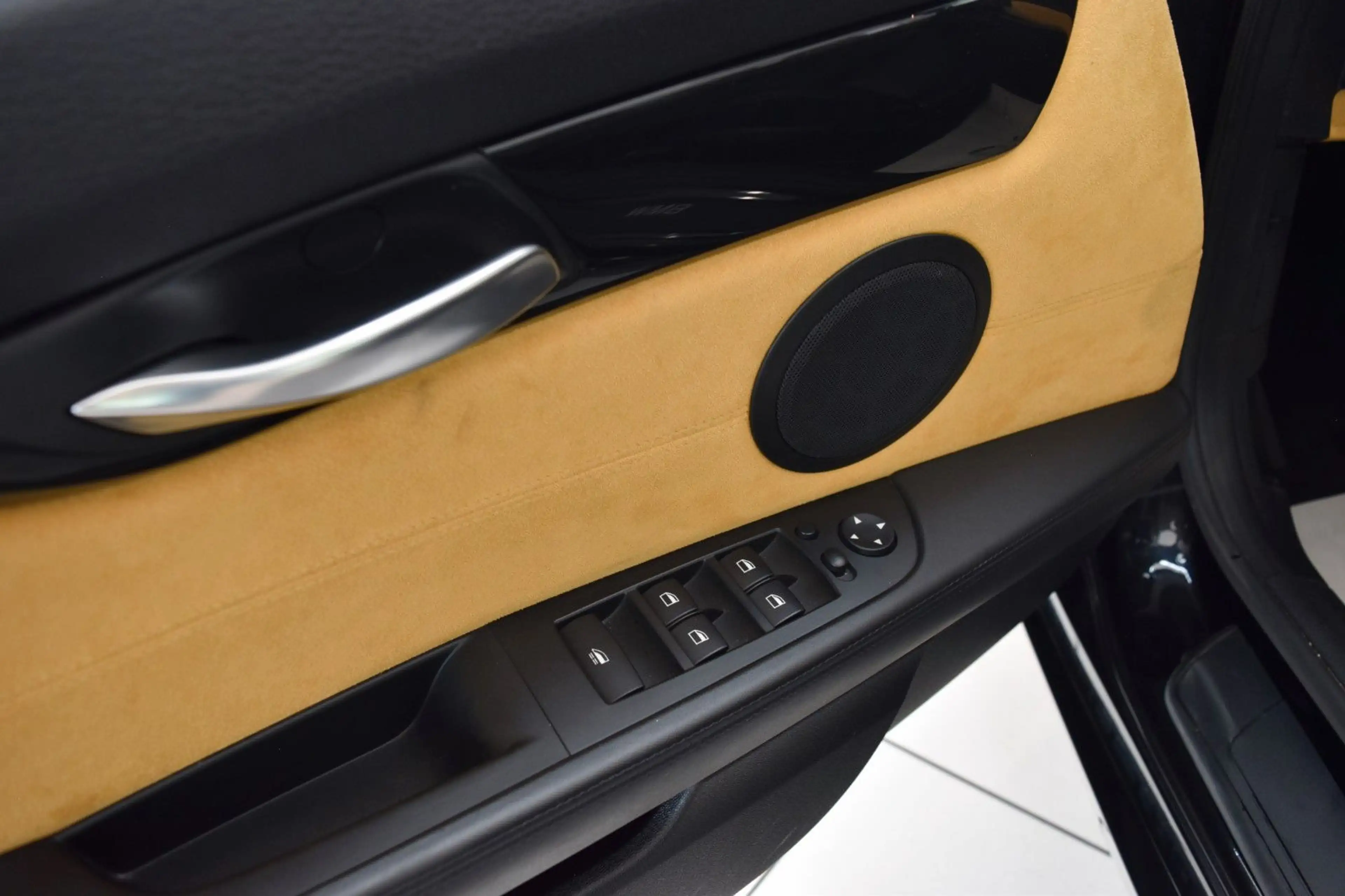 BMW Z4 Roadster sDrive 28i LCI~Design Pure Impulse — photo 14