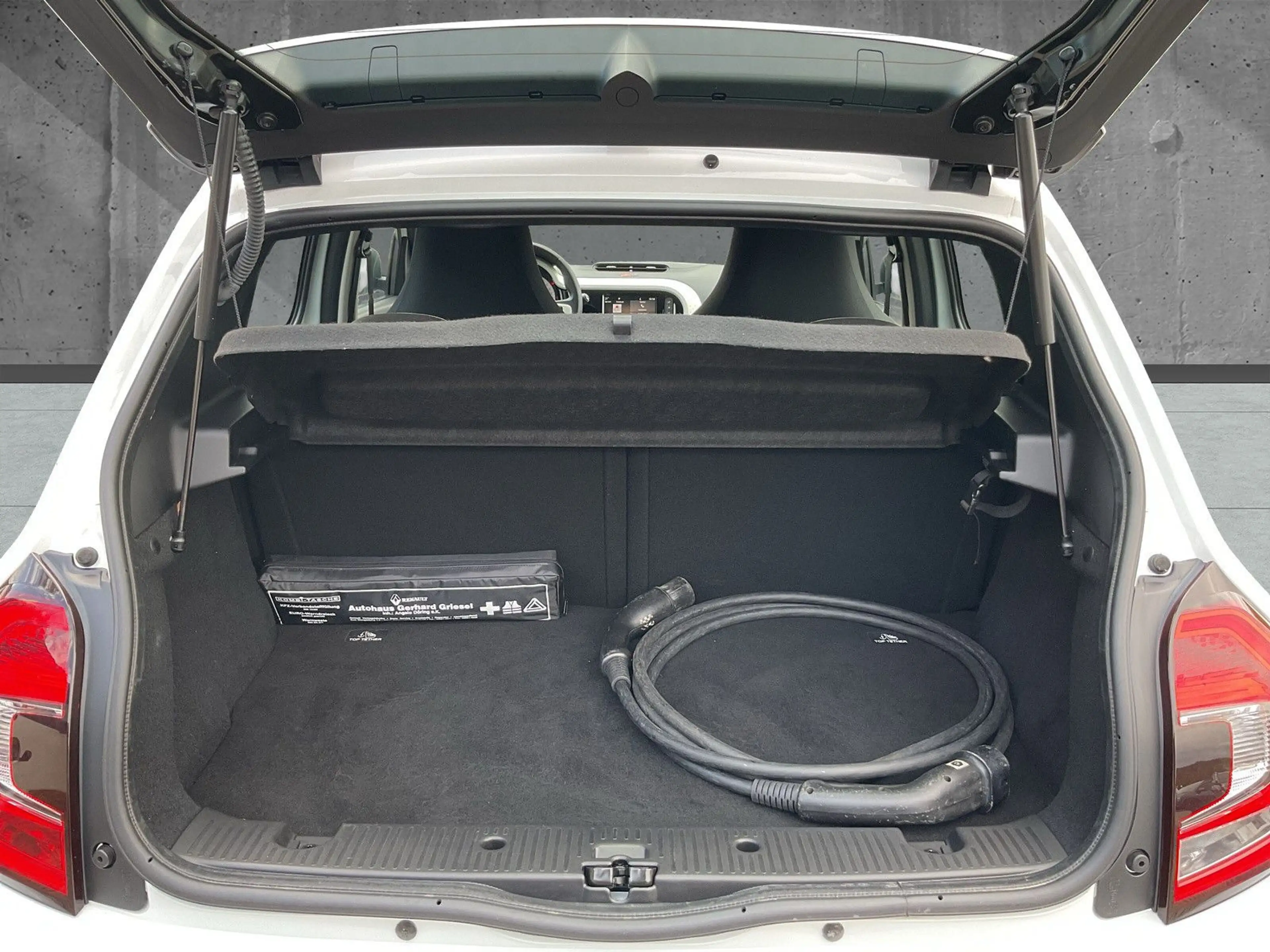 Renault Twingo Zen Electric — photo 12