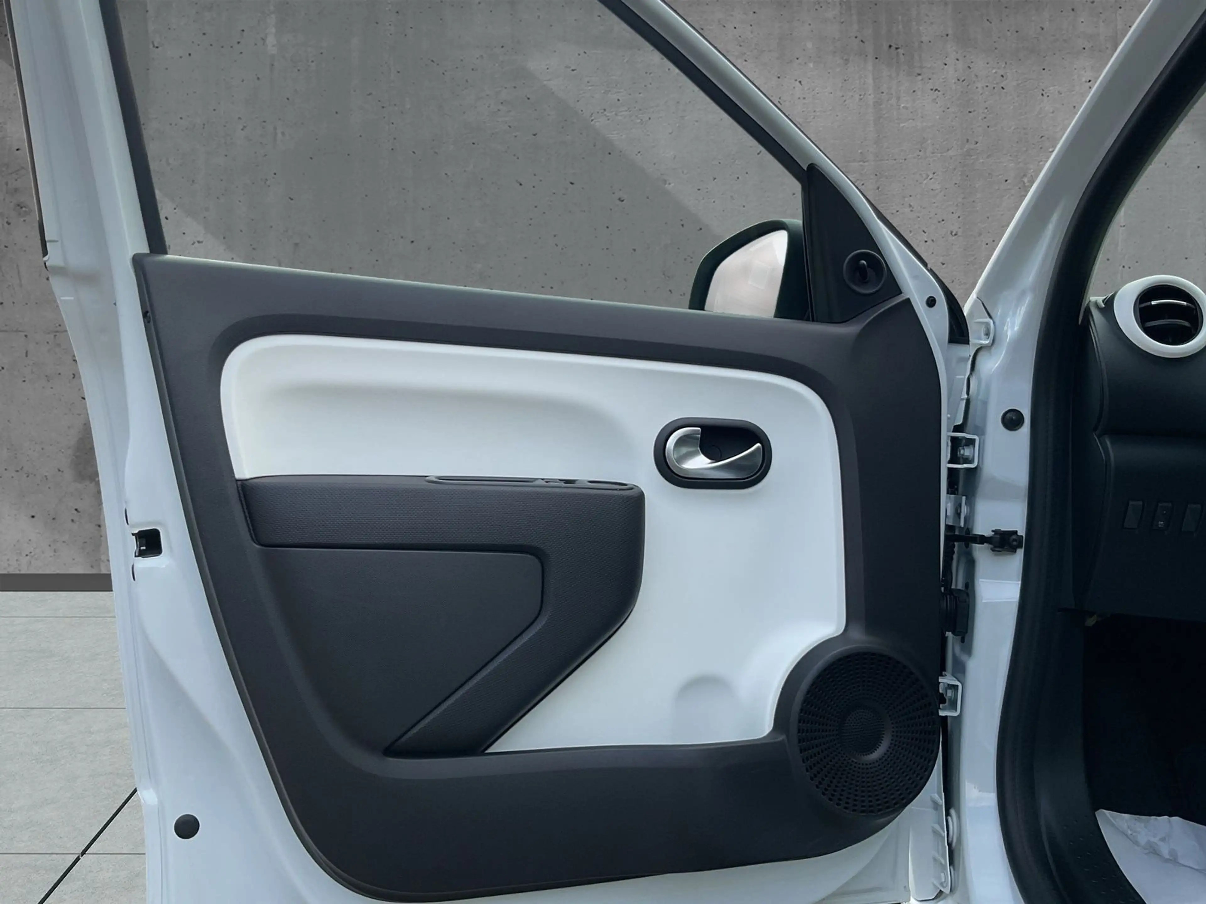 Renault Twingo Zen Electric — photo 8