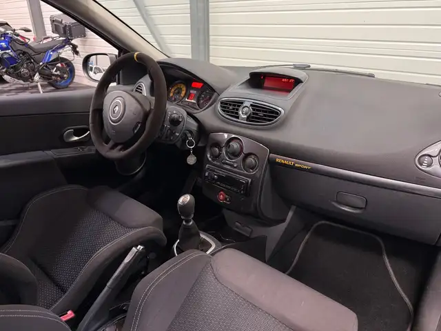 Renault Clio view 12