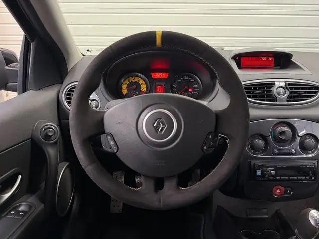 Renault Clio view 15