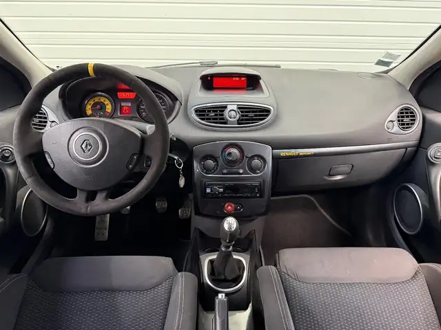 Renault Clio view 2