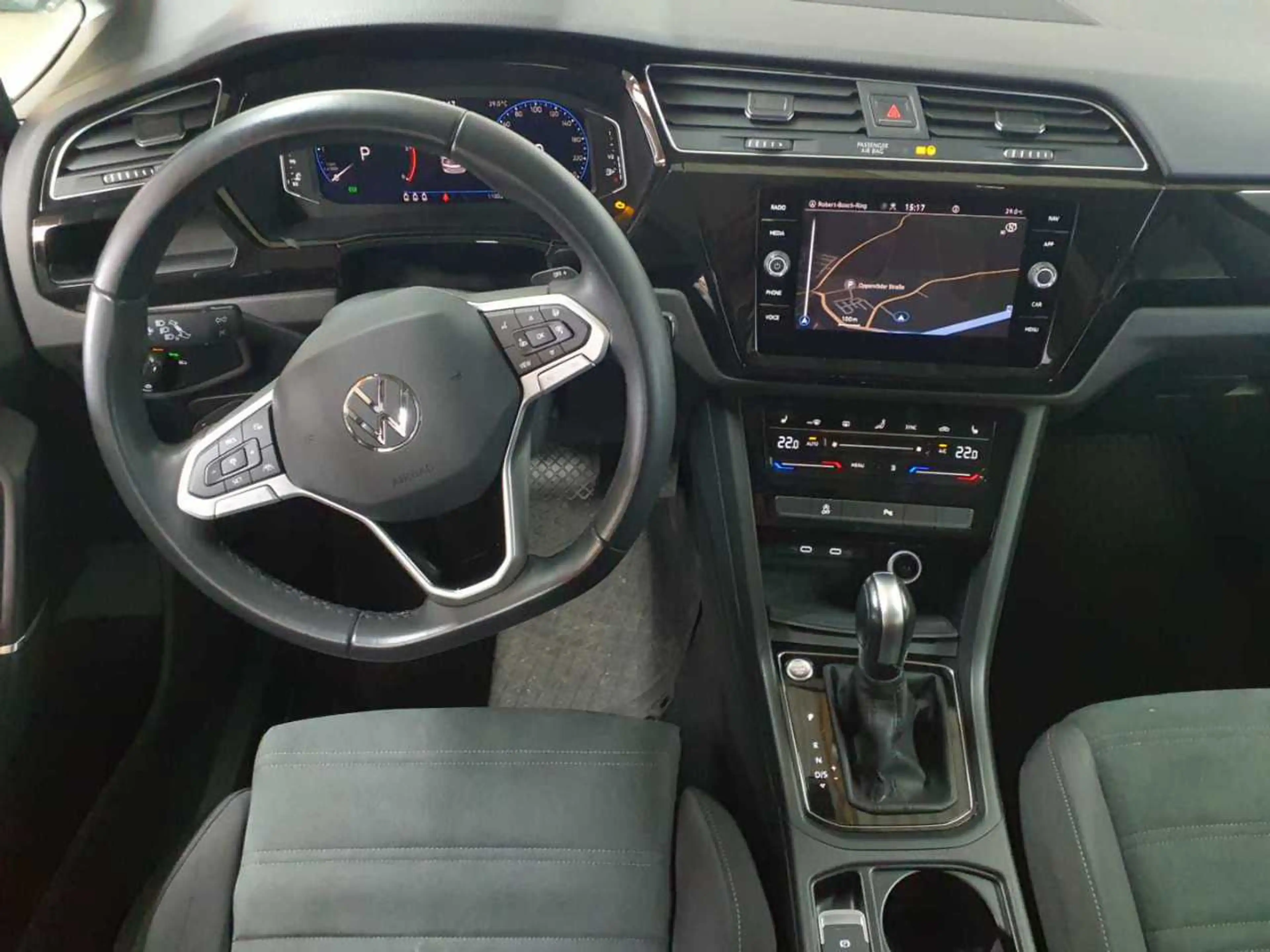Volkswagen Touran — photo 3