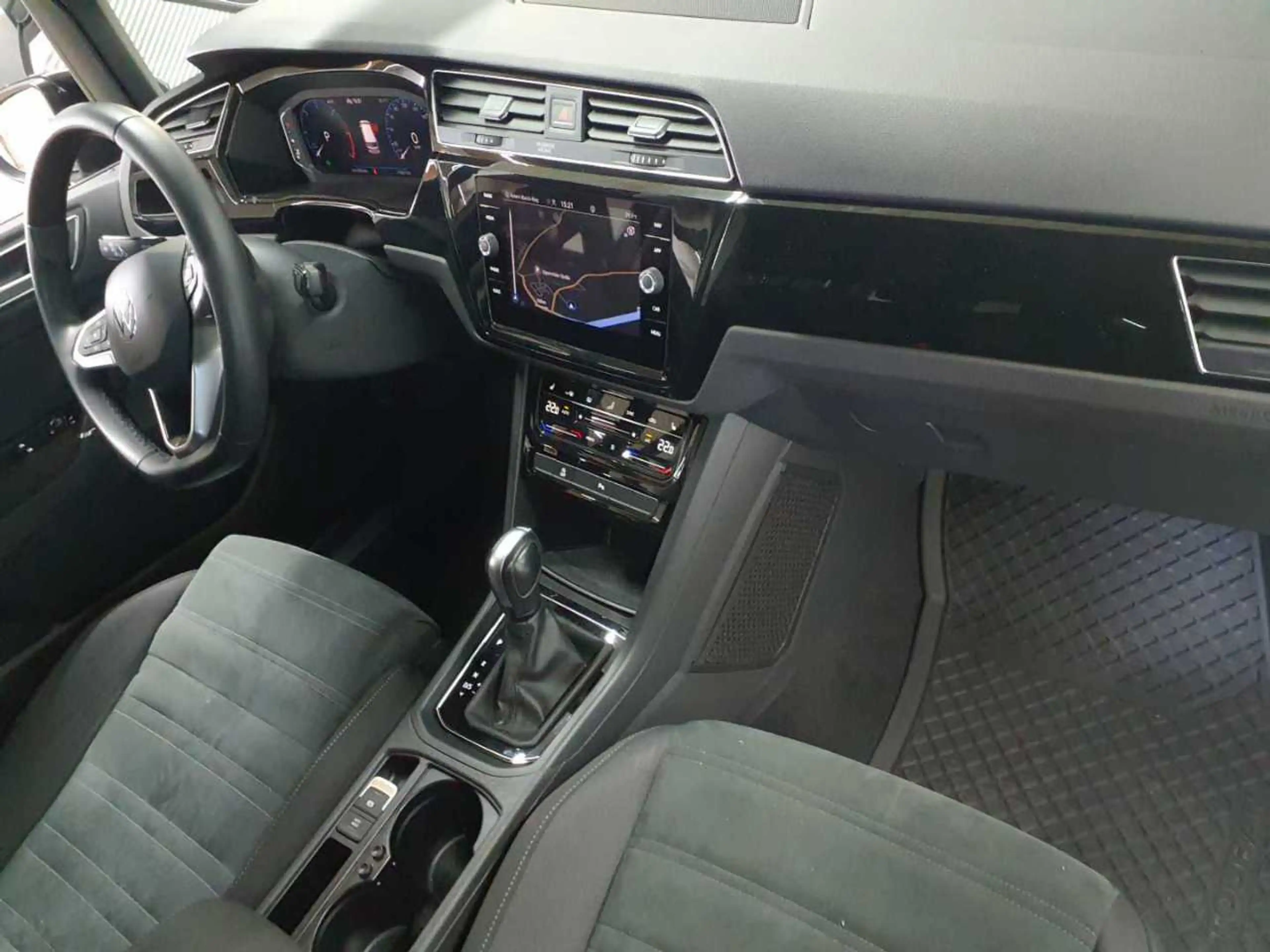 Volkswagen Touran — photo 5