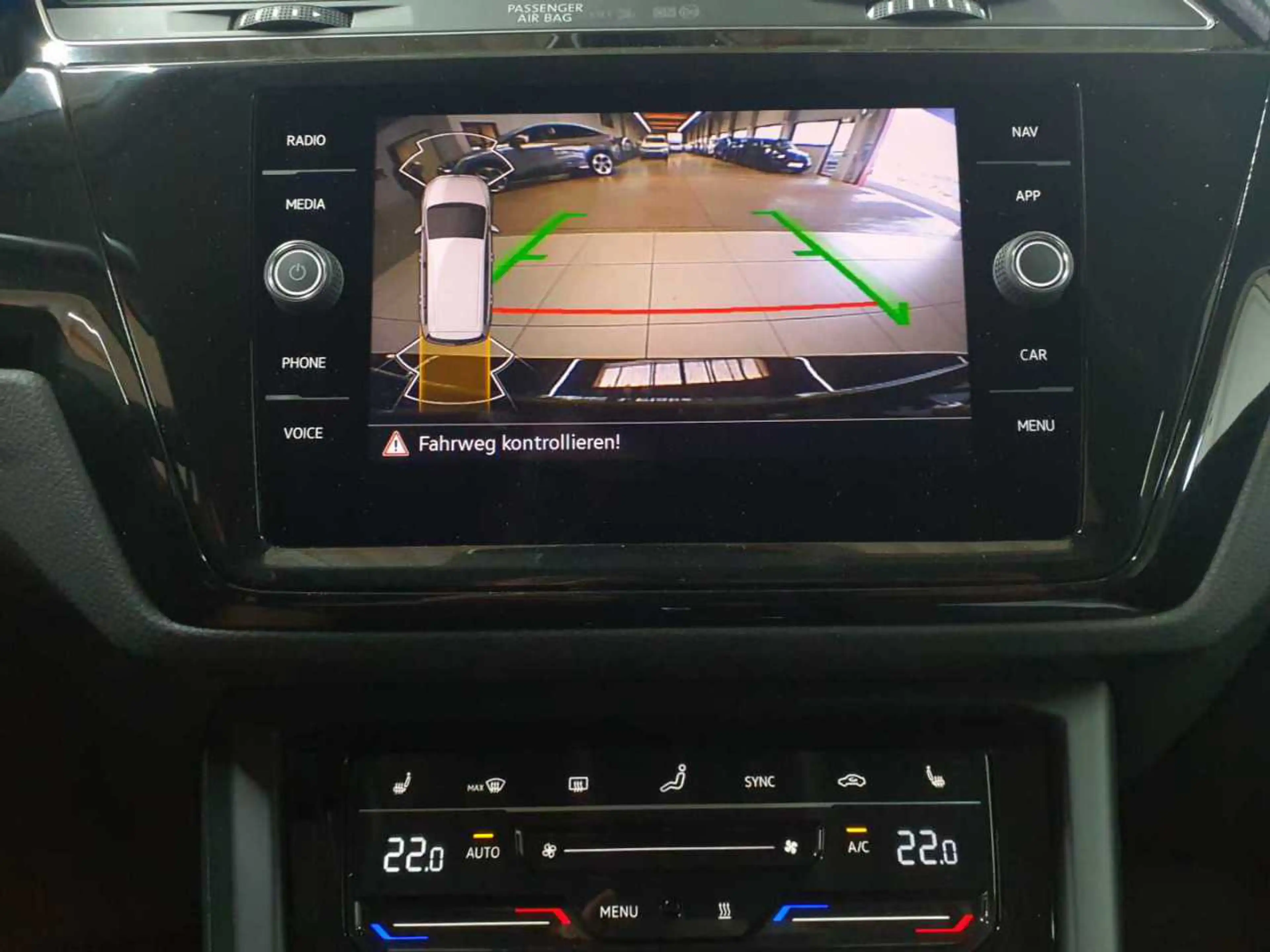 Volkswagen Touran — photo 9