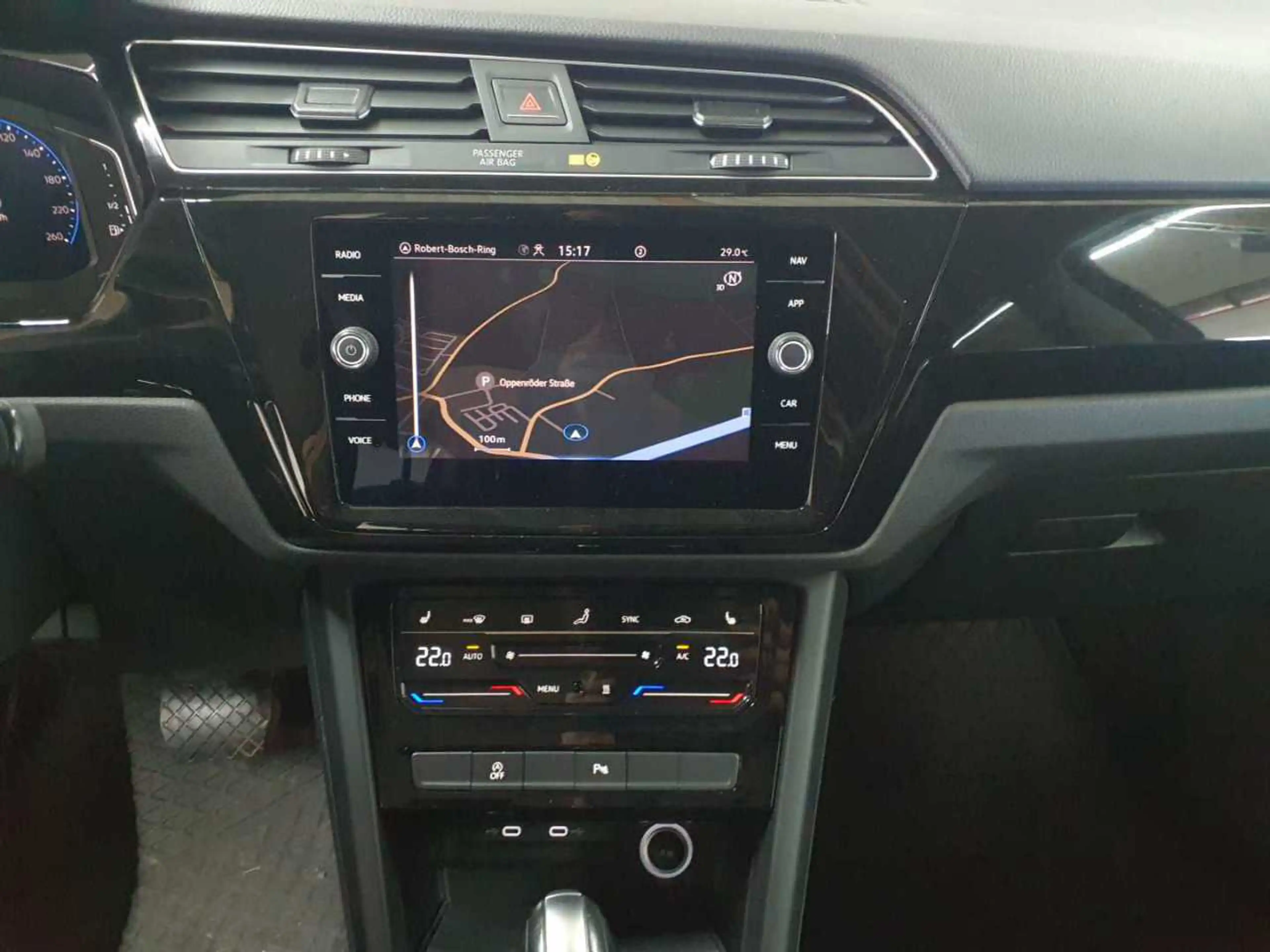 Volkswagen Touran — photo 8