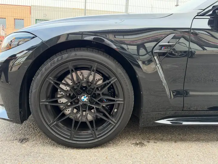 BMW M4 2024, foto 11