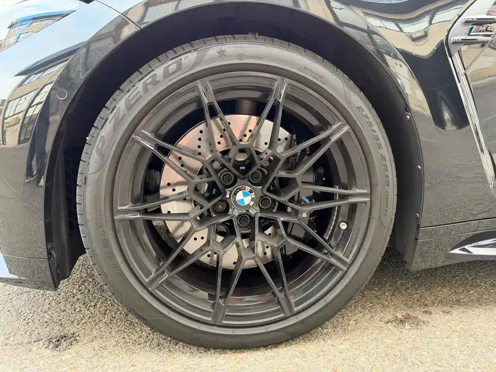 BMW M4 2024, foto 12