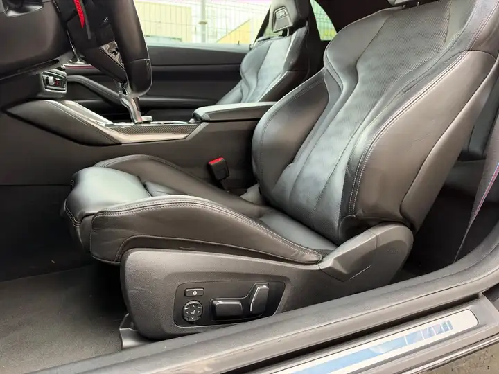 BMW M4 2024, foto 28