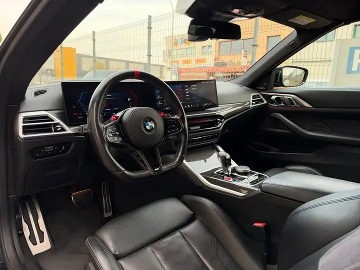 BMW M4 2024, foto 25