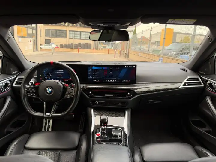 BMW M4 2024, foto 32