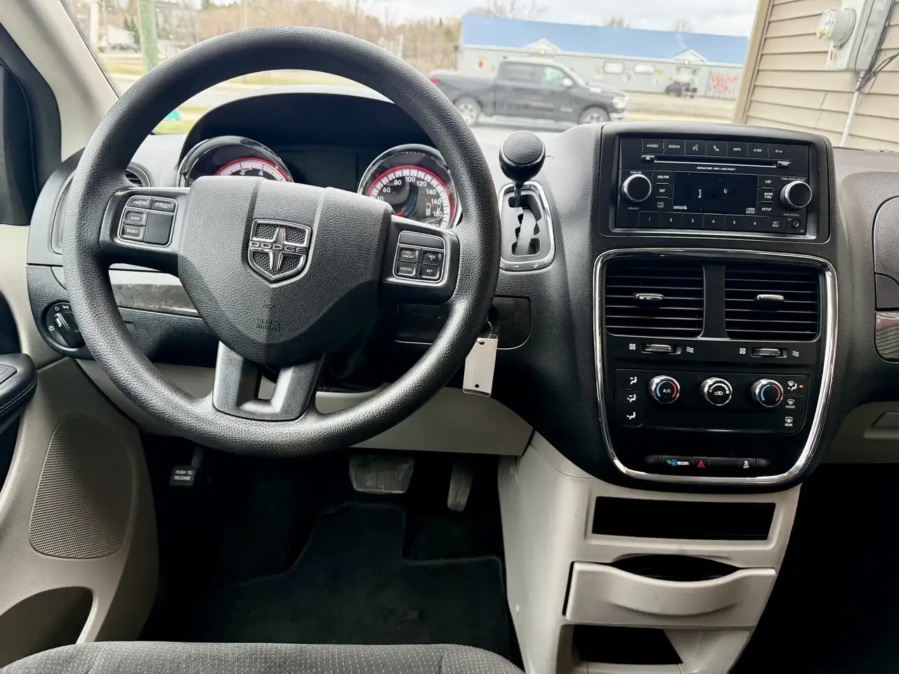 Dodge Grand Caravan снимка Dodge Grand Caravan