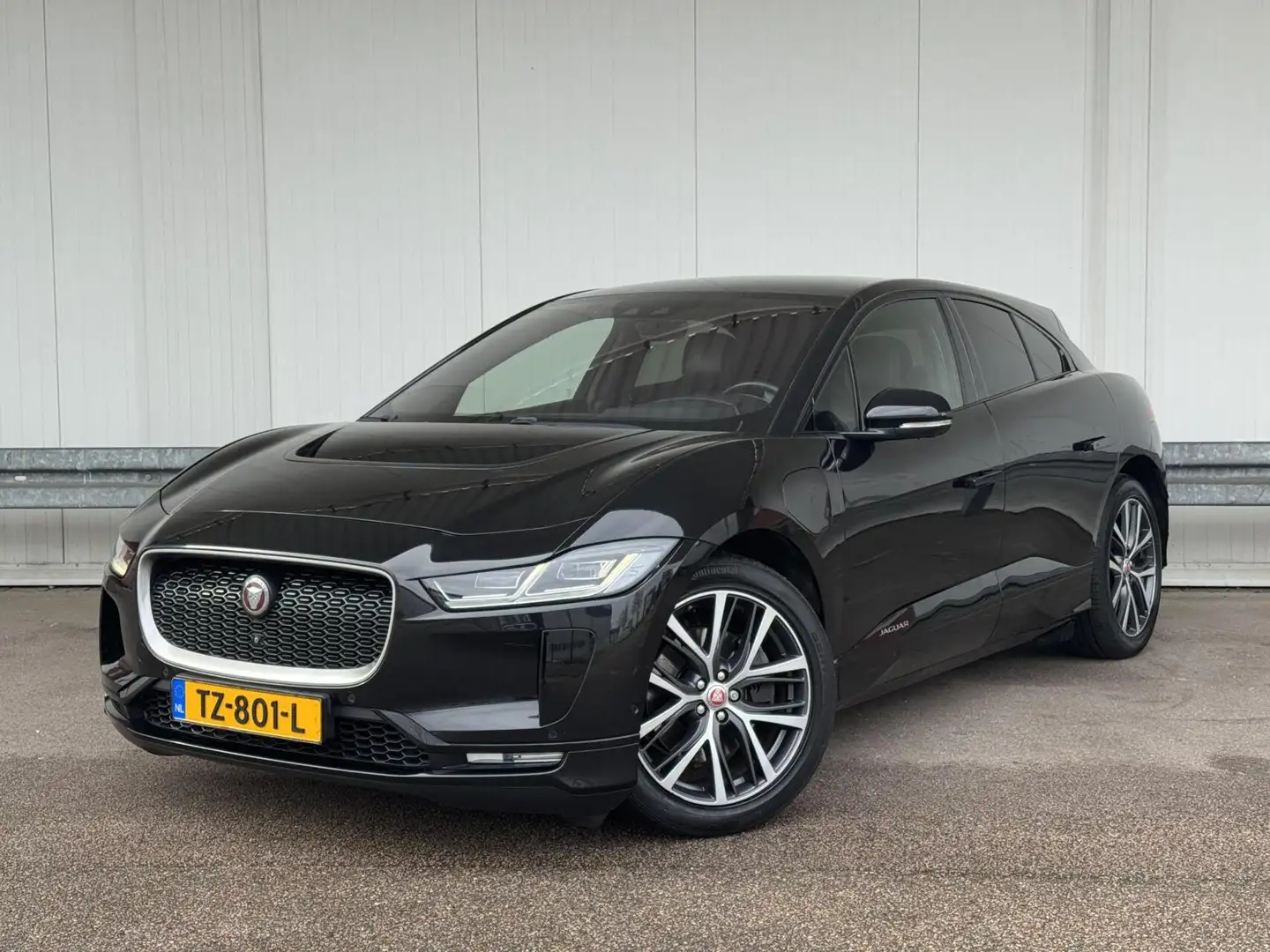 Jaguar I-Pace EV400 HSE First Edition|HUD|Pano|Luchtvering|360|M Noir - 2