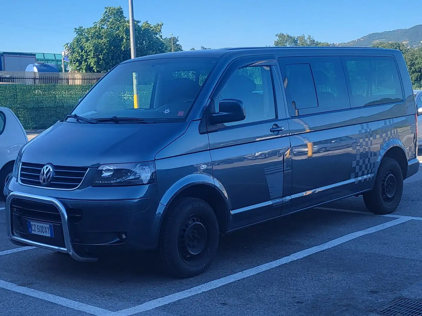 Volkswagen T5 Caravelle Grigio - 2