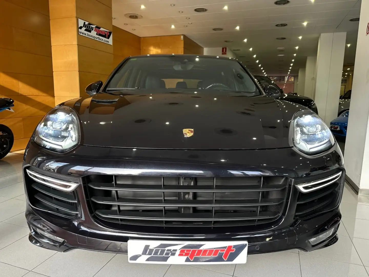 Porsche Cayenne Turbo Aut. Negro - 2