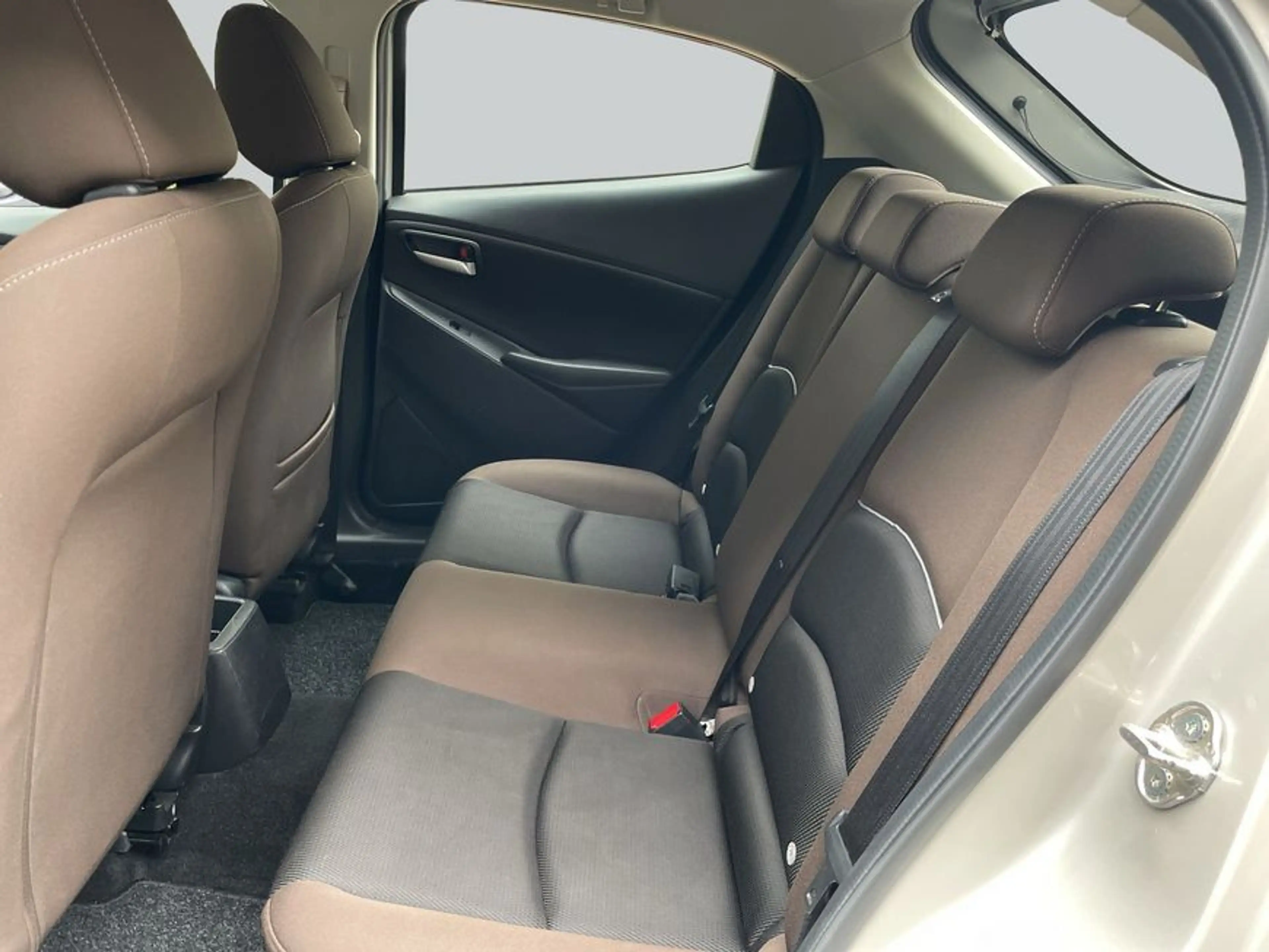 Mazda 2 SKYACTIV-G 75 Center-Line — photo 11