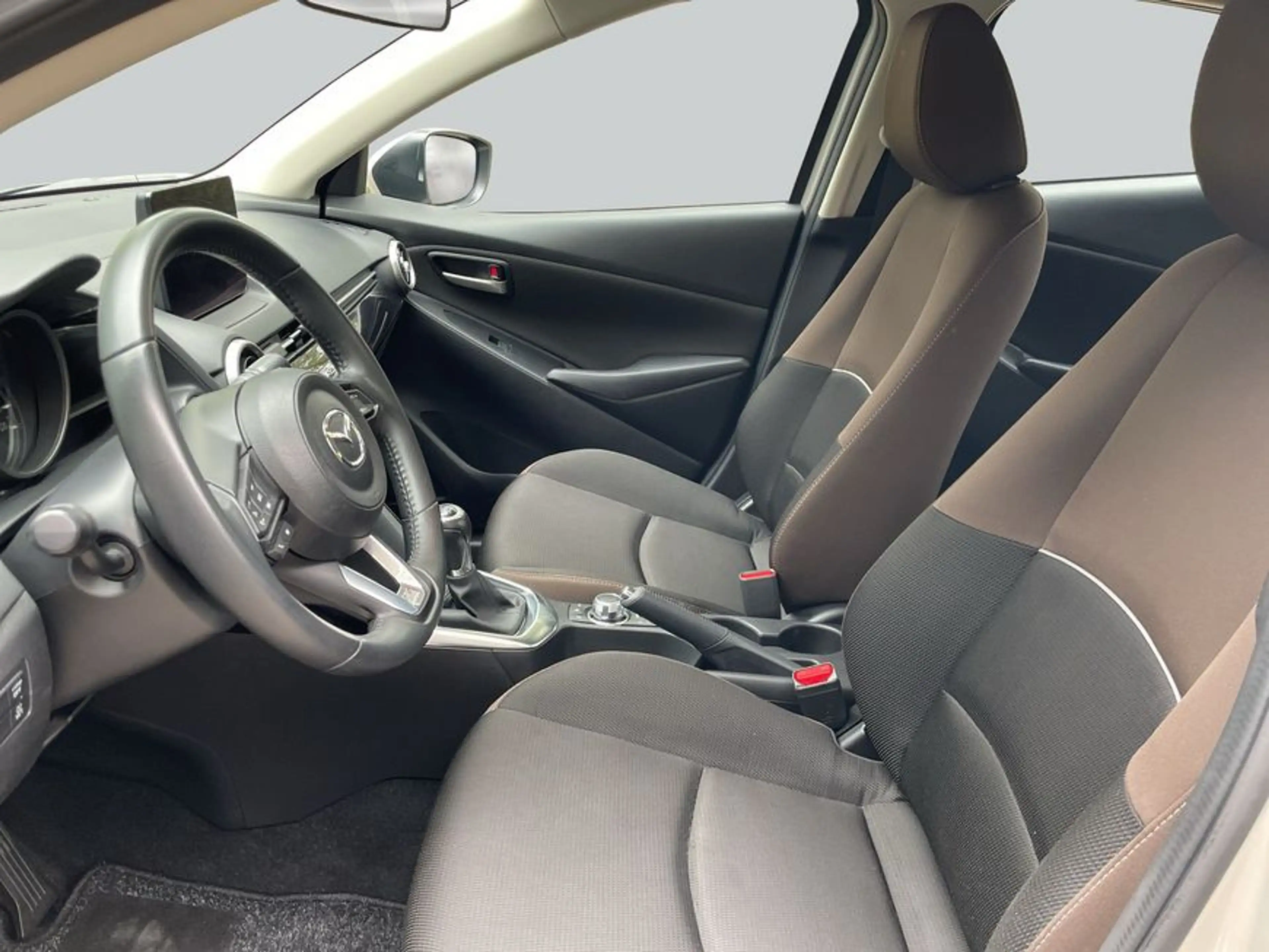 Mazda 2 SKYACTIV-G 75 Center-Line — photo 10