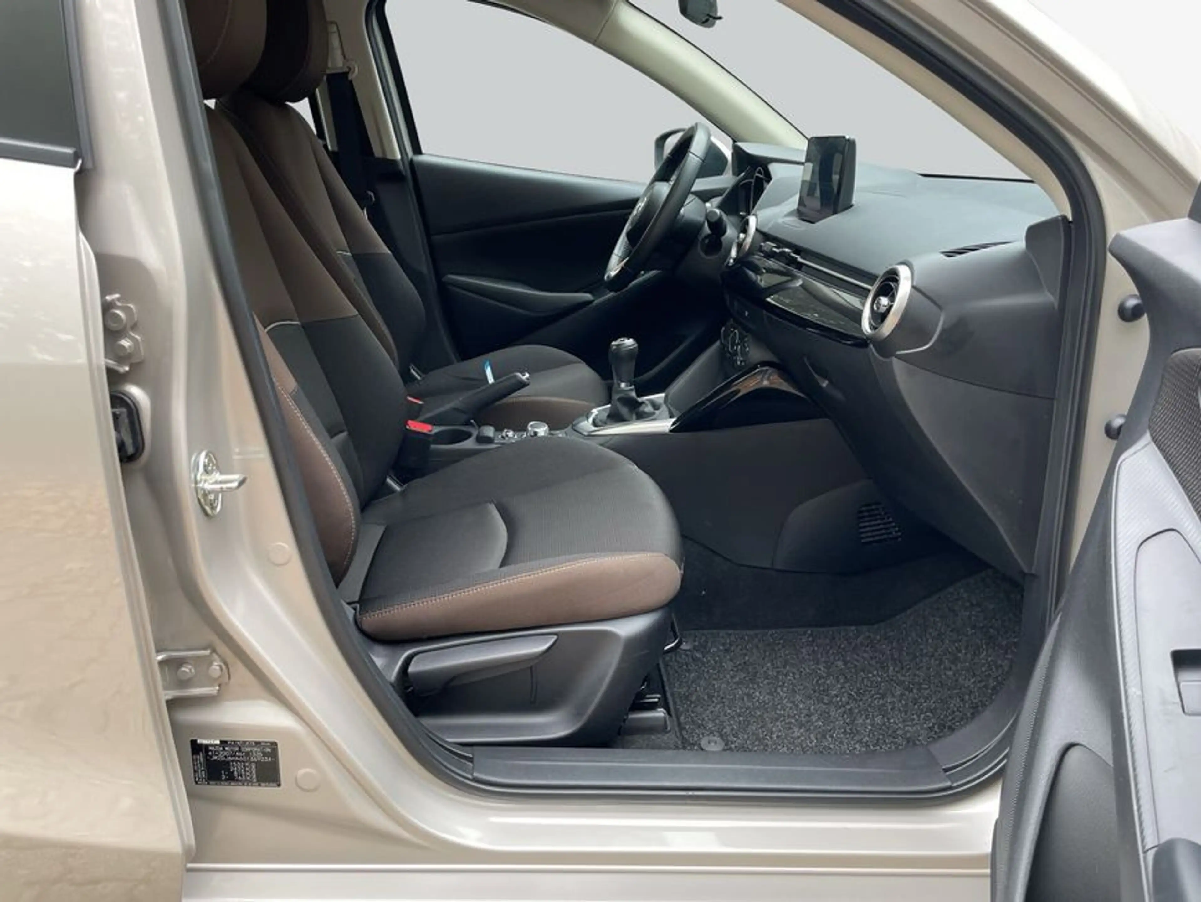 Mazda 2 SKYACTIV-G 75 Center-Line — photo 12