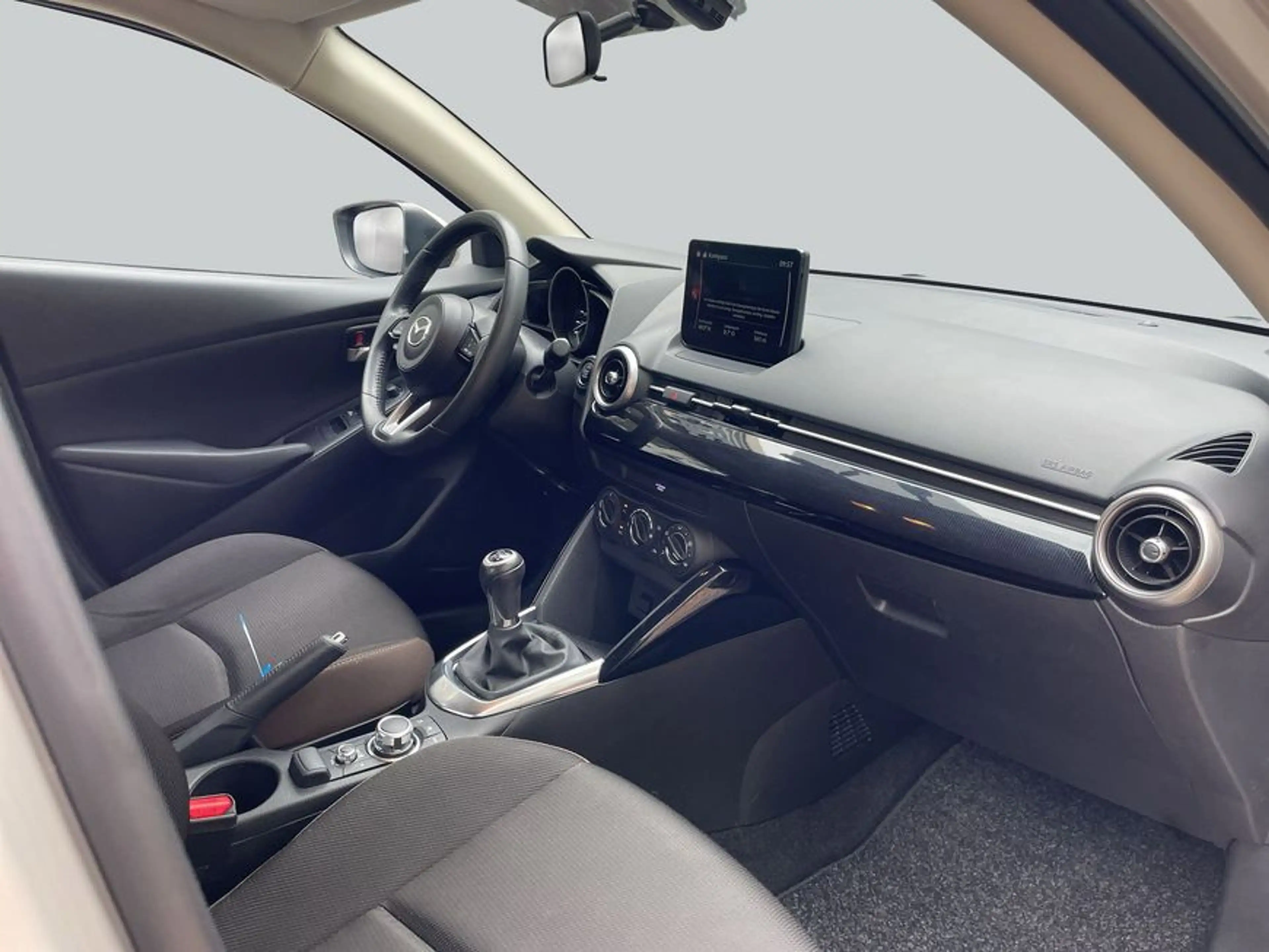 Mazda 2 SKYACTIV-G 75 Center-Line — photo 15