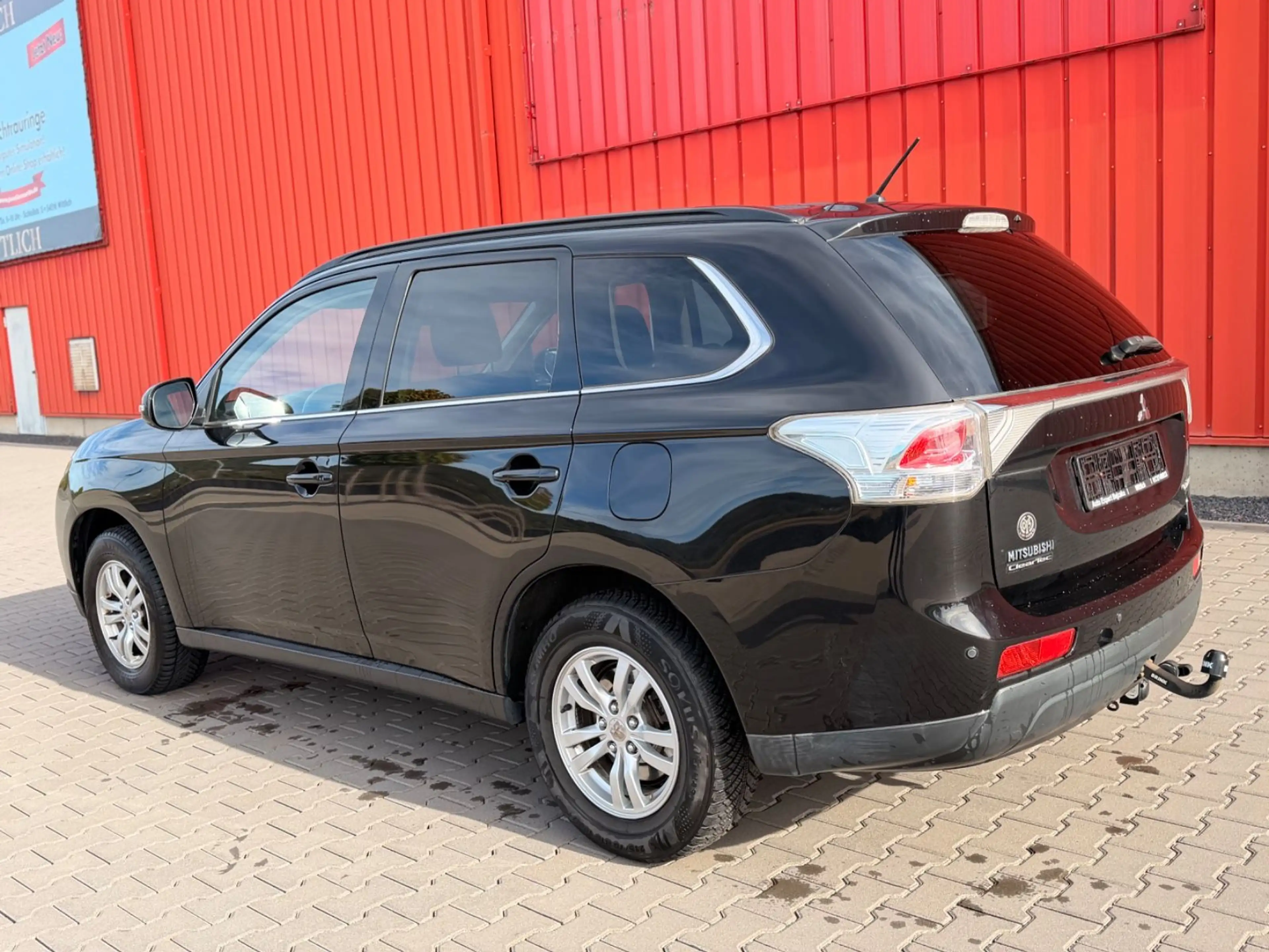 Mitsubishi Outlander 2.2 DI-D Style Tempo AHK TÜV NEU — photo 3