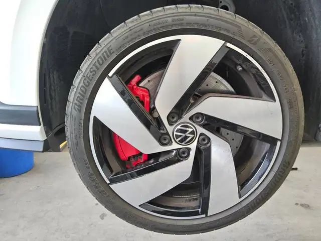 Volkswagen Golf view 11