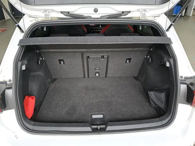 Volkswagen Golf view 10