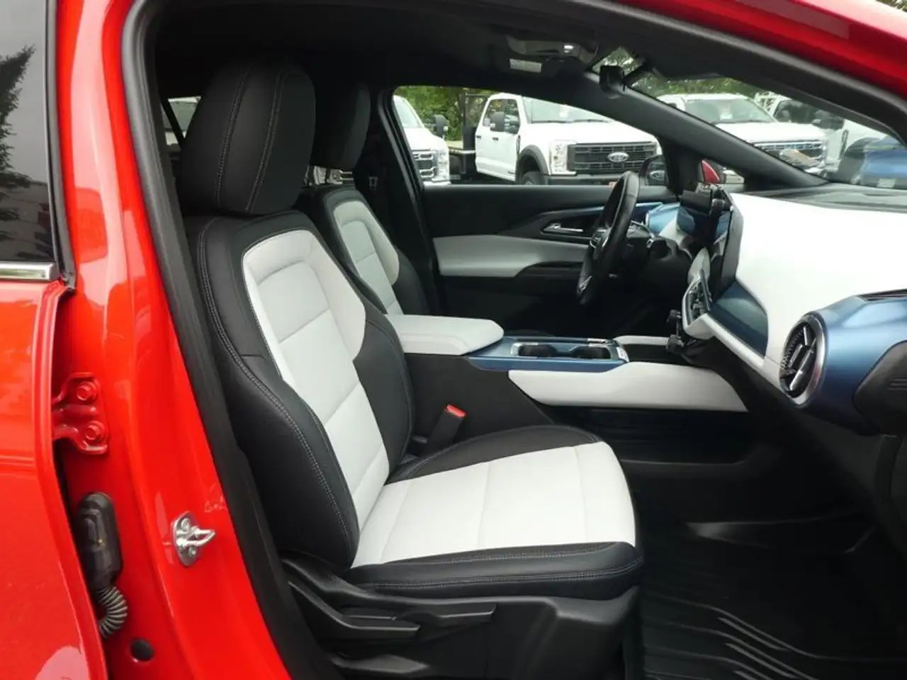 Chevrolet Equinox photo Chevrolet Equinox