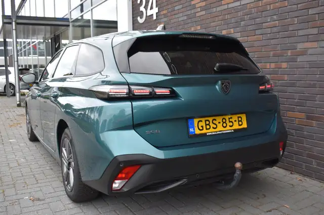 Peugeot 308 view 2