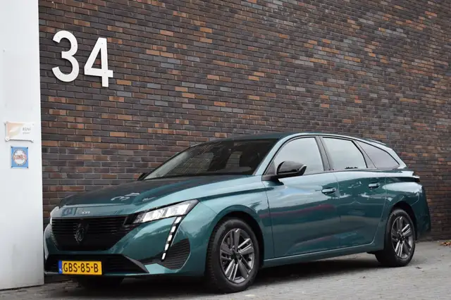 Peugeot 308 view 3