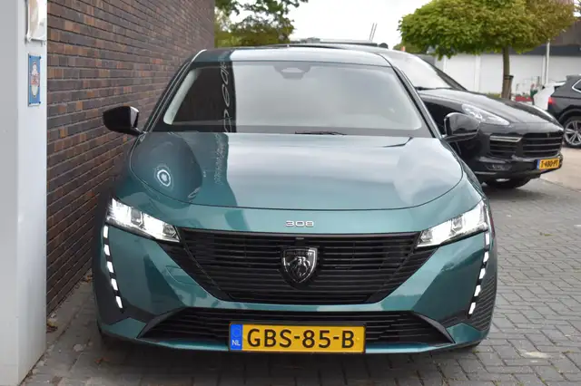 Peugeot 308 view 9