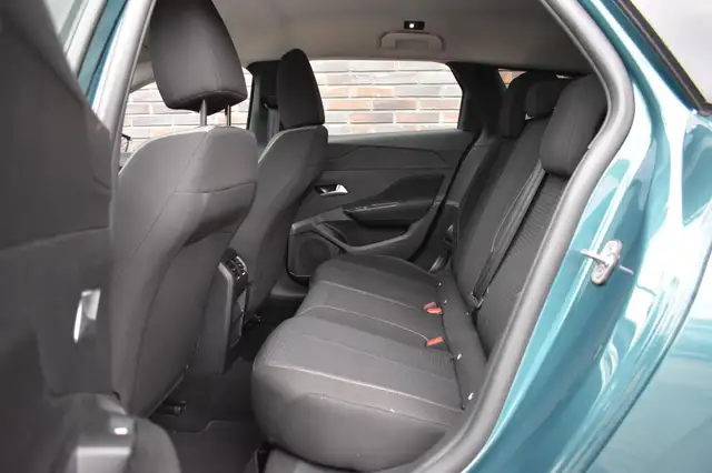 Peugeot 308 view 5