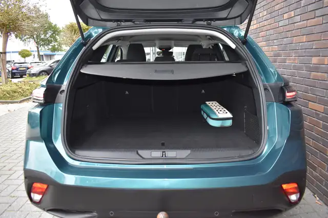 Peugeot 308 view 6