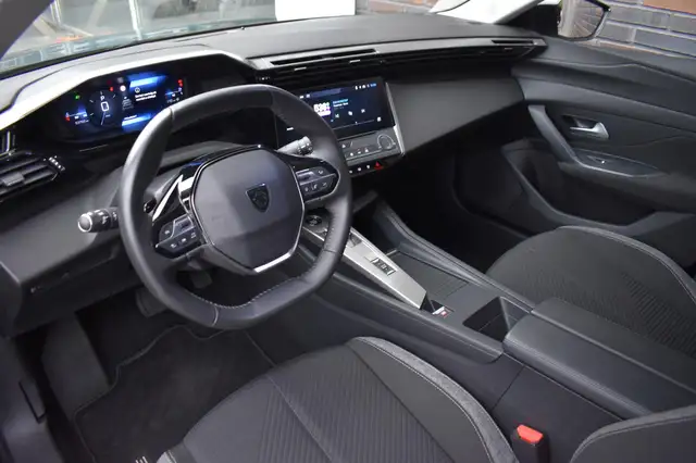 Peugeot 308 view 4