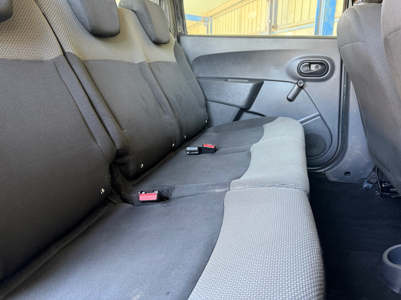 Dacia Lodgy 1.6i / Essence / 7 Places / Euro 6b — photo 8
