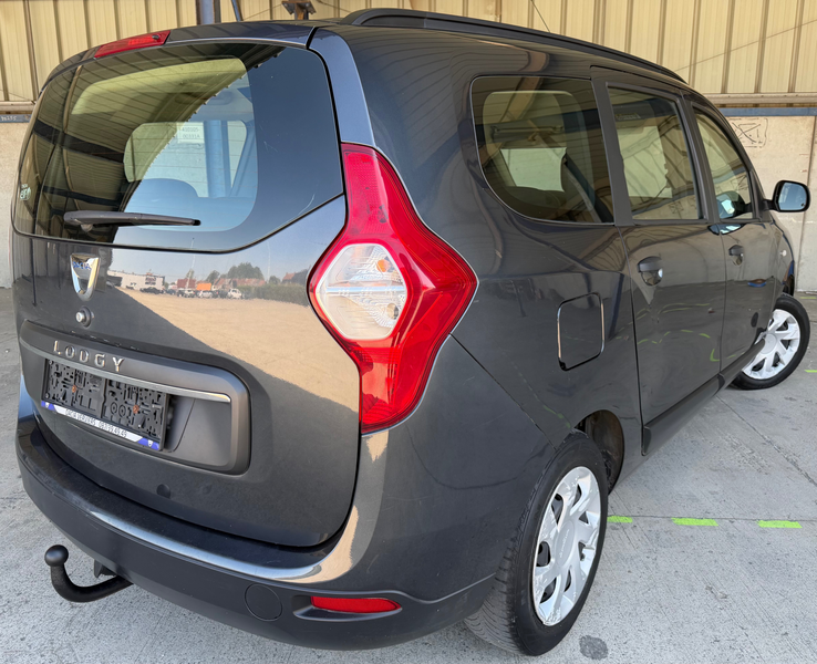 Dacia Lodgy 1.6i / Essence / 7 Places / Euro 6b — photo 2