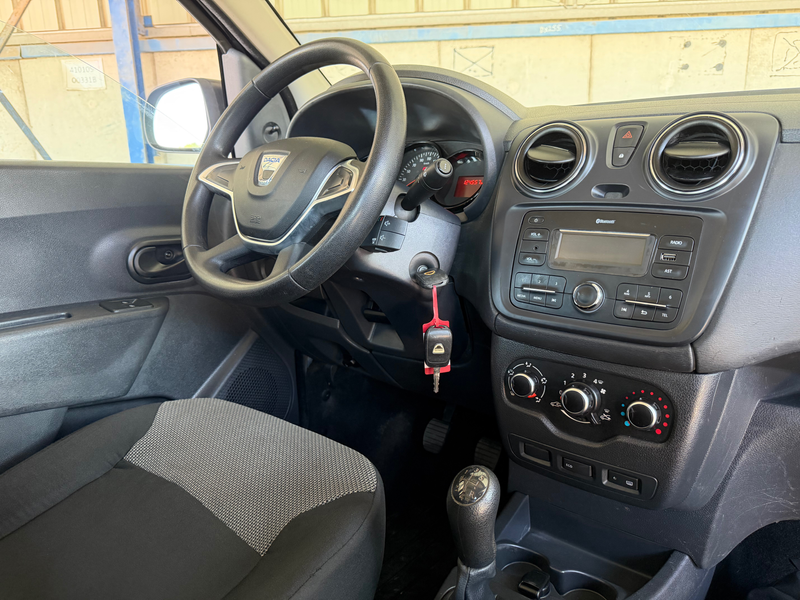 Dacia Lodgy 1.6i / Essence / 7 Places / Euro 6b — photo 6