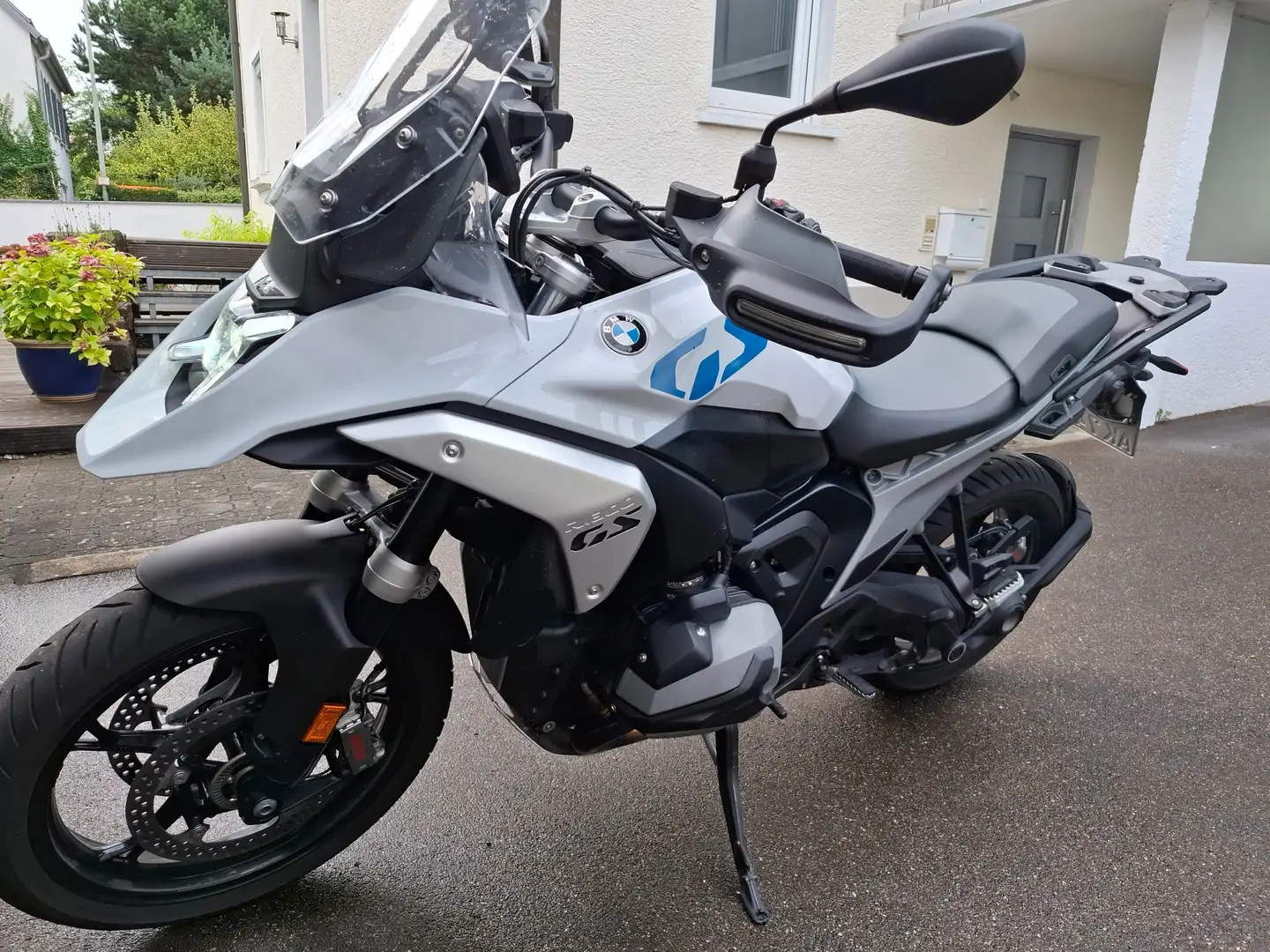 BMW R 1300 GS 5 Pakete riding assist, adaptive Höhenverst Fehér - 1