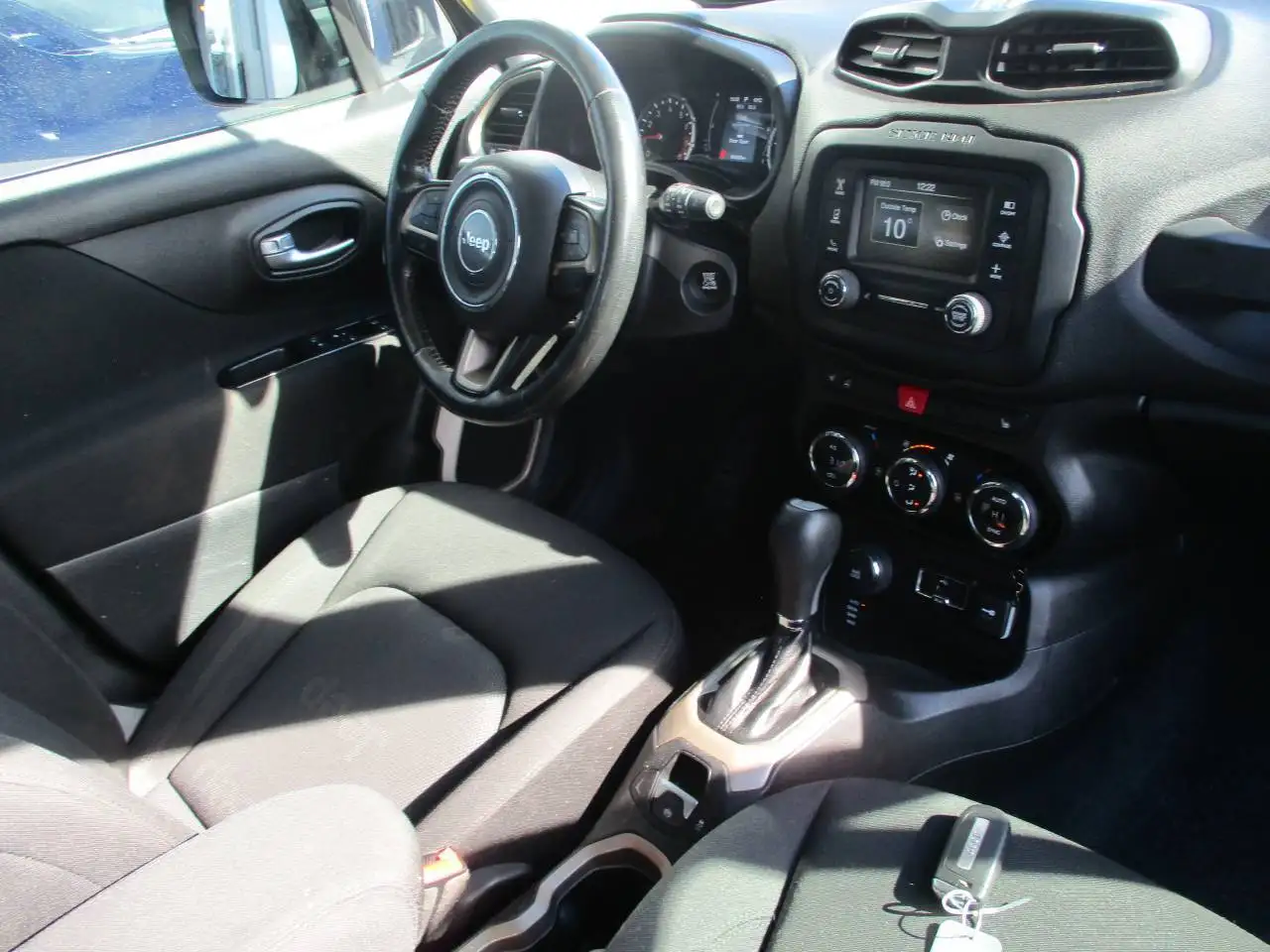Jeep Renegade снимка Jeep Renegade