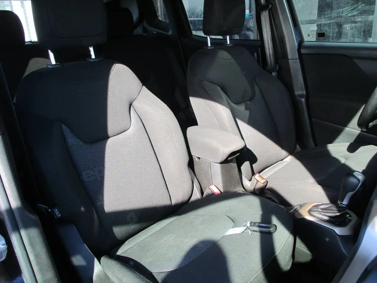 Jeep Renegade снимка Jeep Renegade