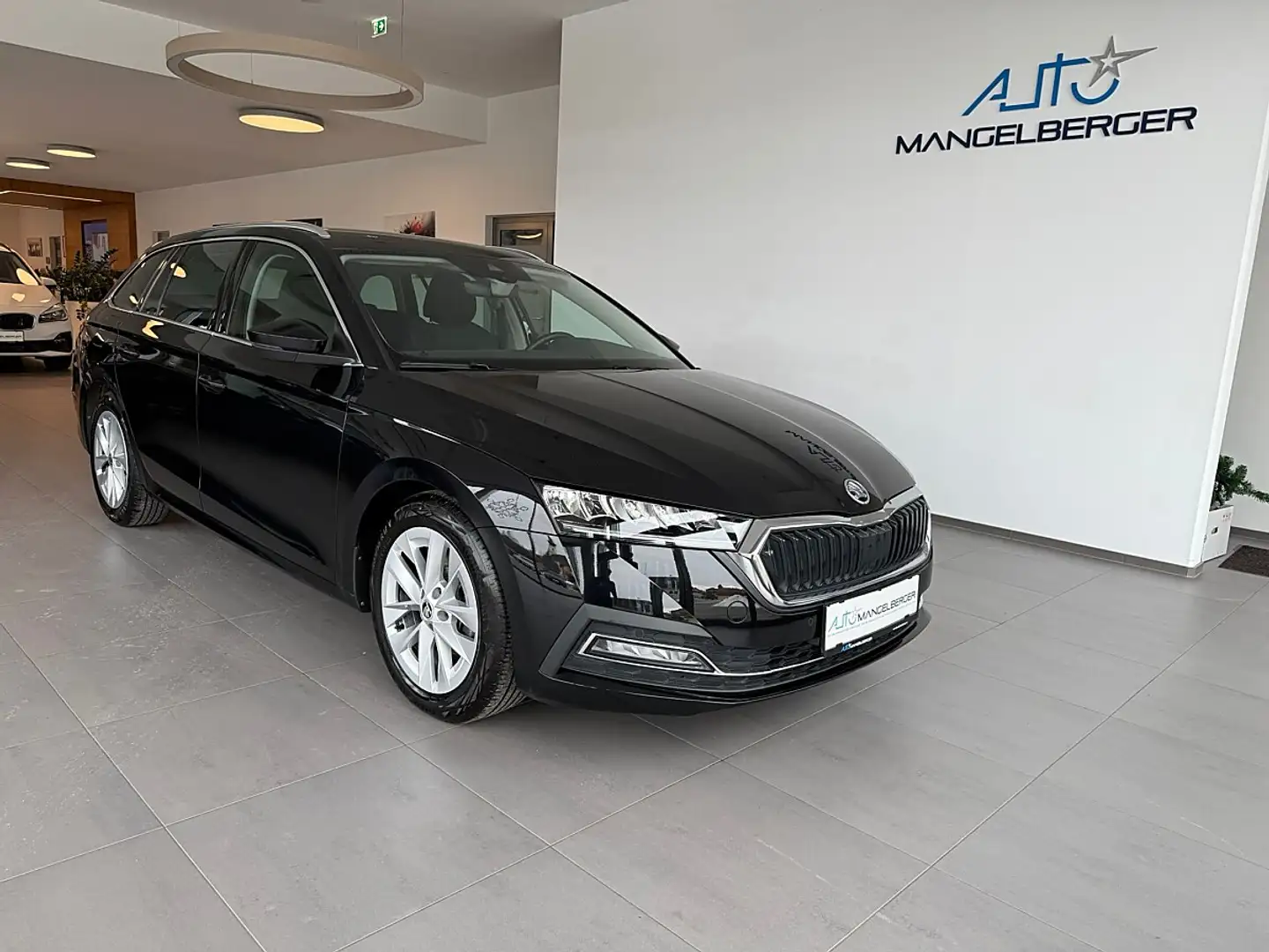 Skoda Octavia Combi 2,0 TDI Style DSG Schwarz - 1