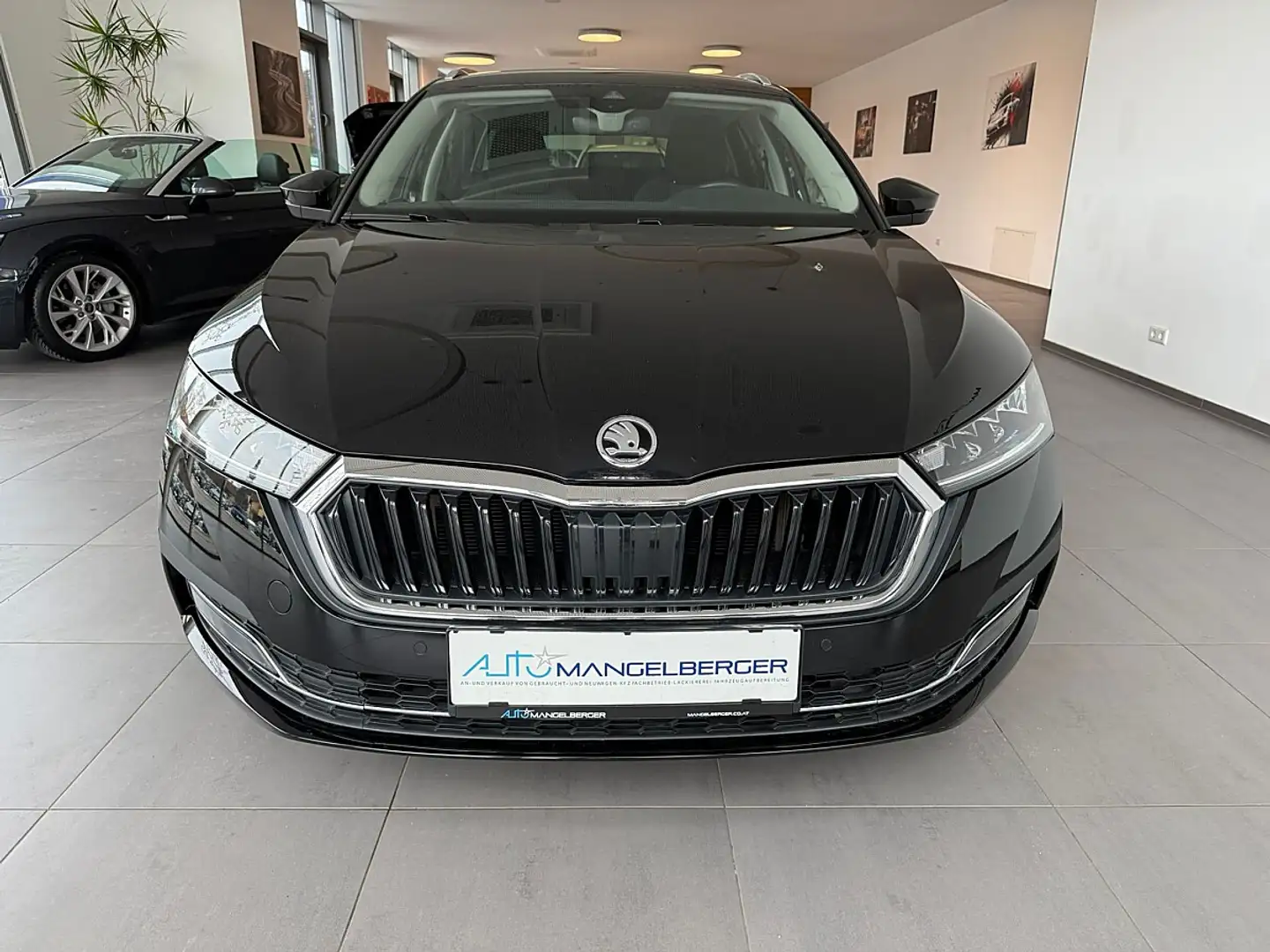 Skoda Octavia Combi 2,0 TDI Style DSG Schwarz - 2