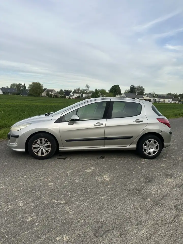 Peugeot 308 1.6 HDi 90ch FAP BLUE LION Confort