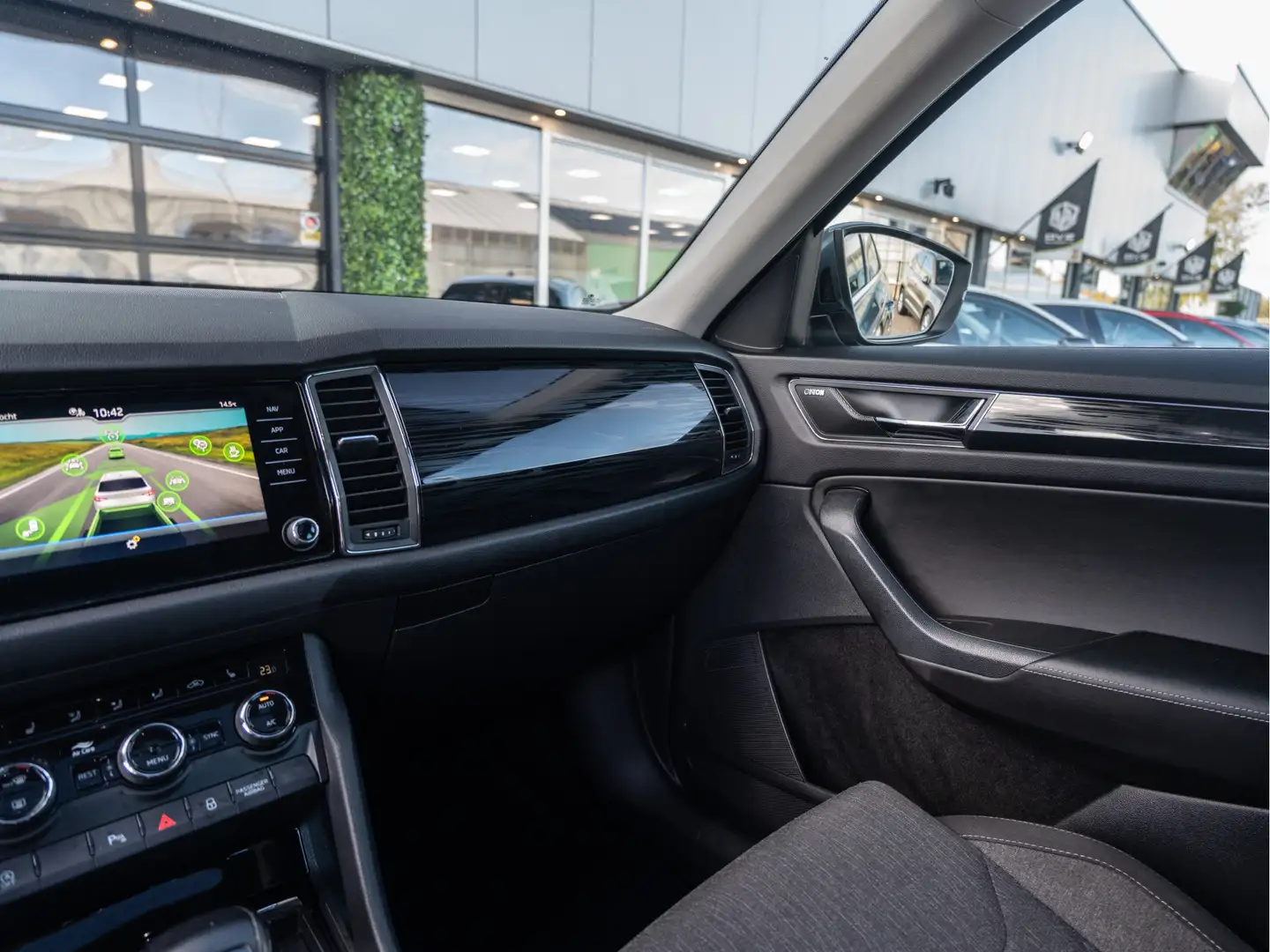 Skoda Kodiaq 2.0 TDI 200PK DSG 4x4 Style Business | Pano | Driv Gris - 2